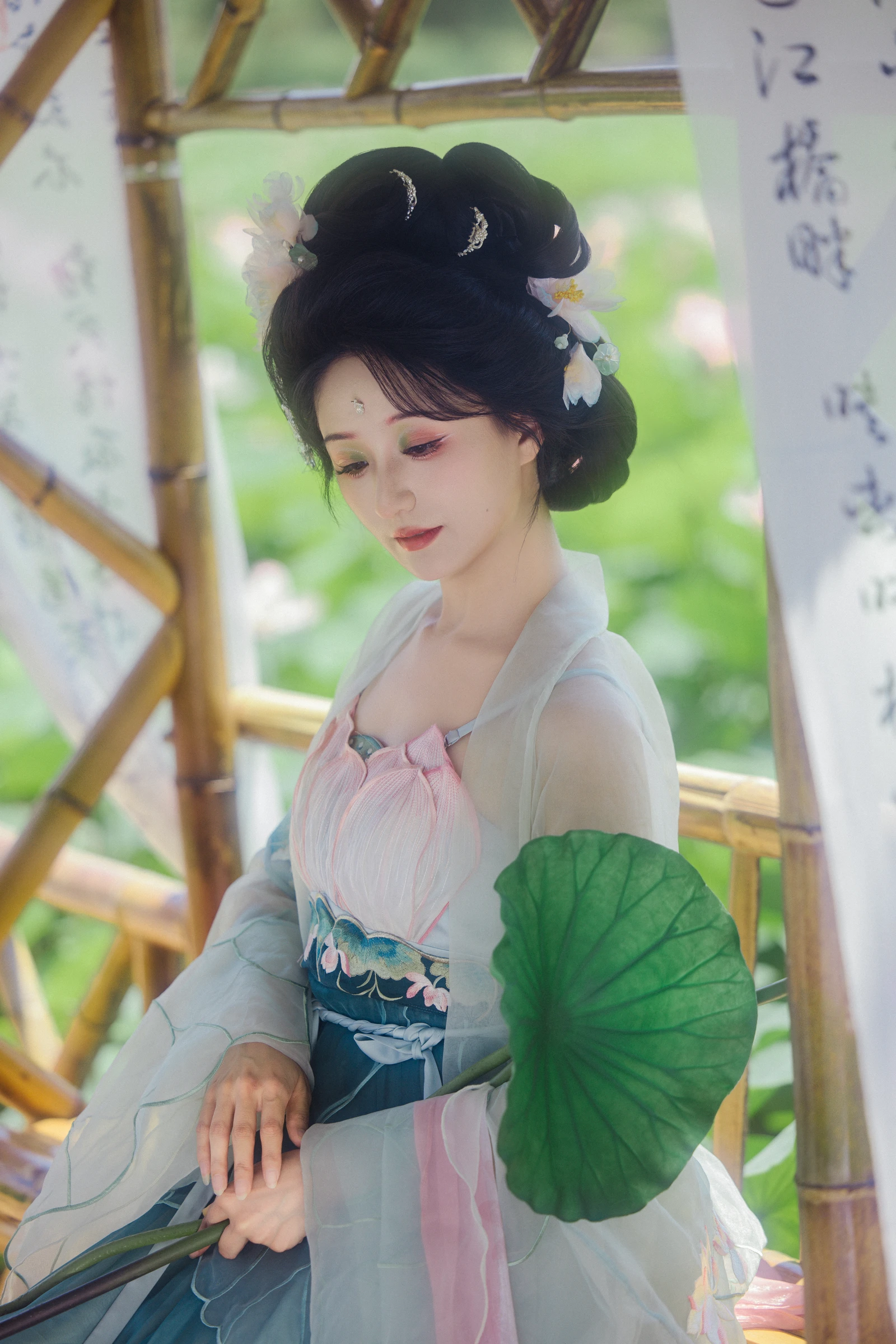 [YITUYU]艺图语-2024.09.23-风吹荷花香-飘飘不吃草-[33P-736MB]-5.webp